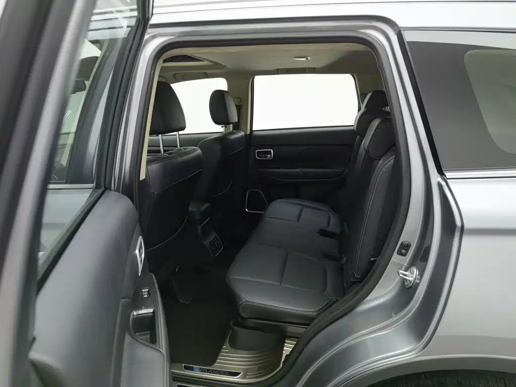 Mitsubishi Outlander — миниатюра 15