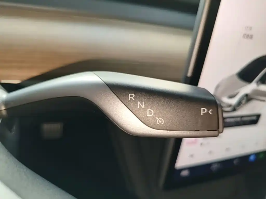 Tesla Model 3 — миниатюра 14