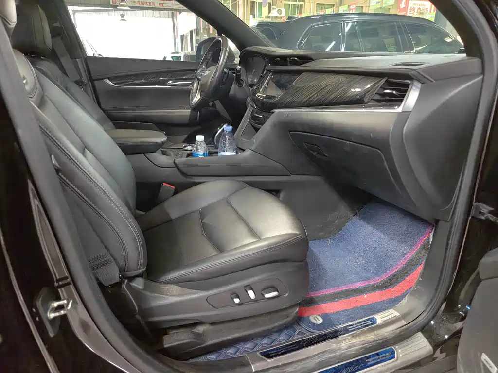 Cadillac XT6 — миниатюра 5