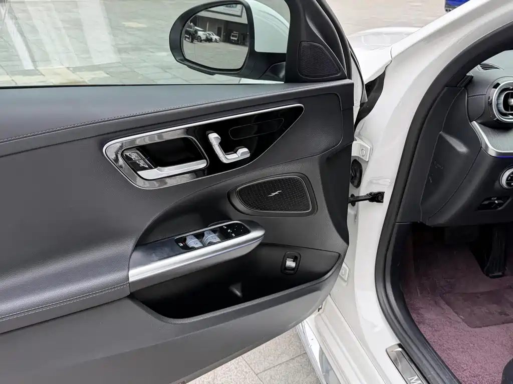 Mercedes-Benz C-Class — миниатюра 4