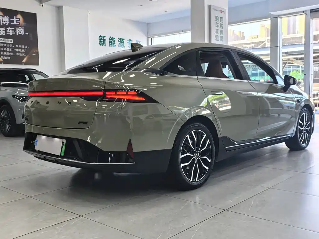 XPeng P5 — миниатюра 13