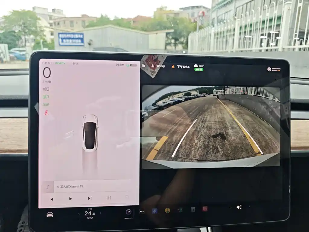 Tesla Model 3 — миниатюра 9