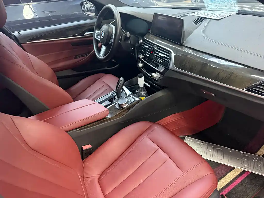 BMW 5 Series — миниатюра 13