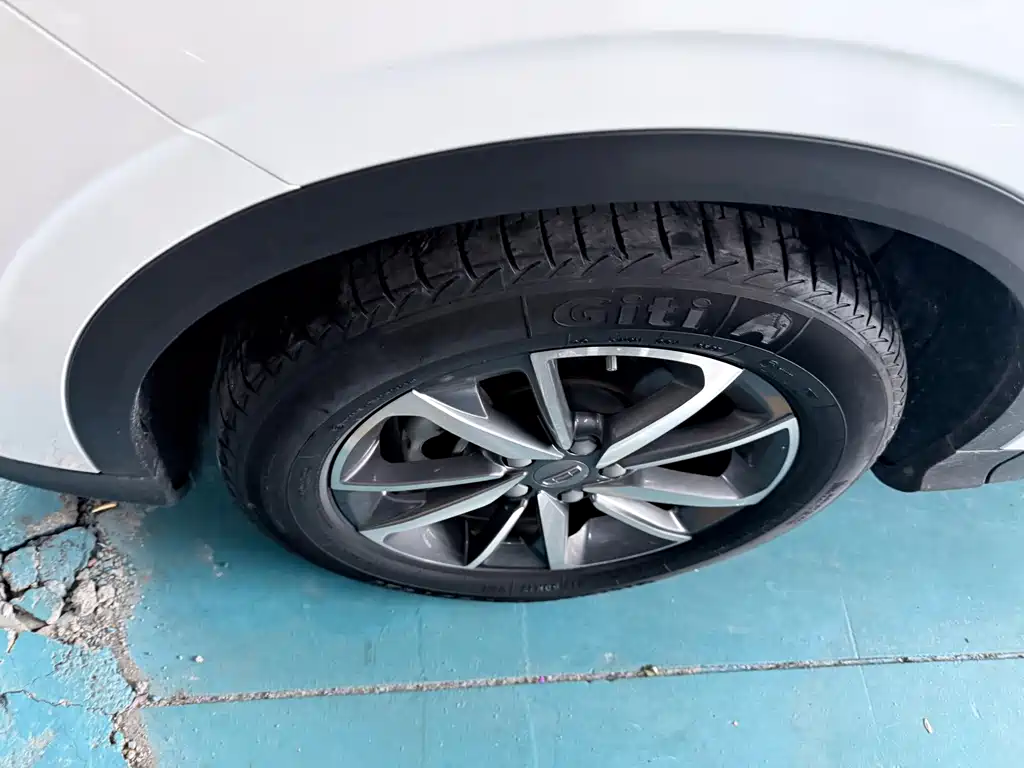 Geely Binyue — миниатюра 3