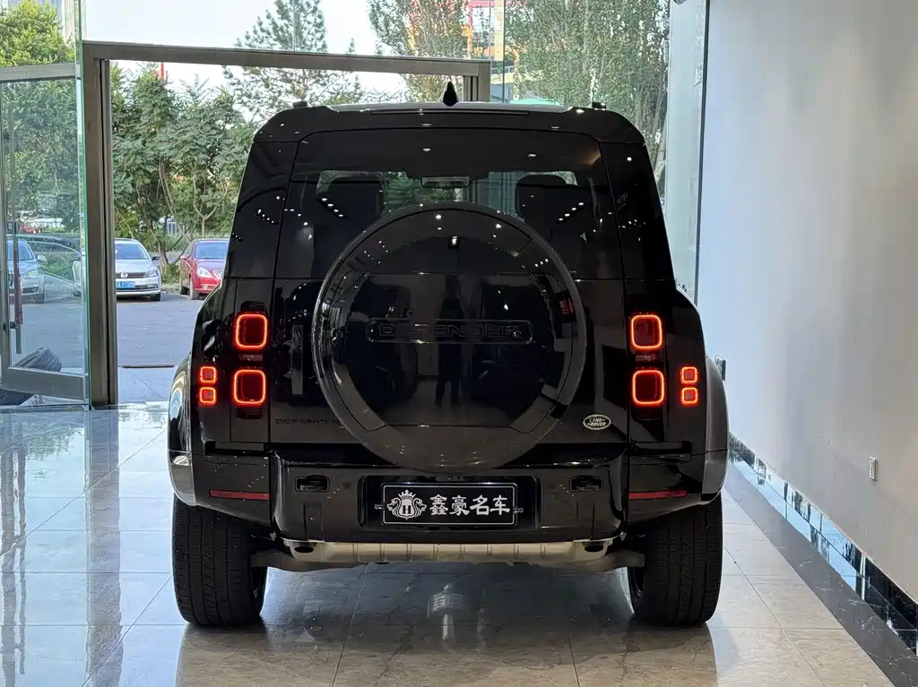 Land Rover Defender — миниатюра 24