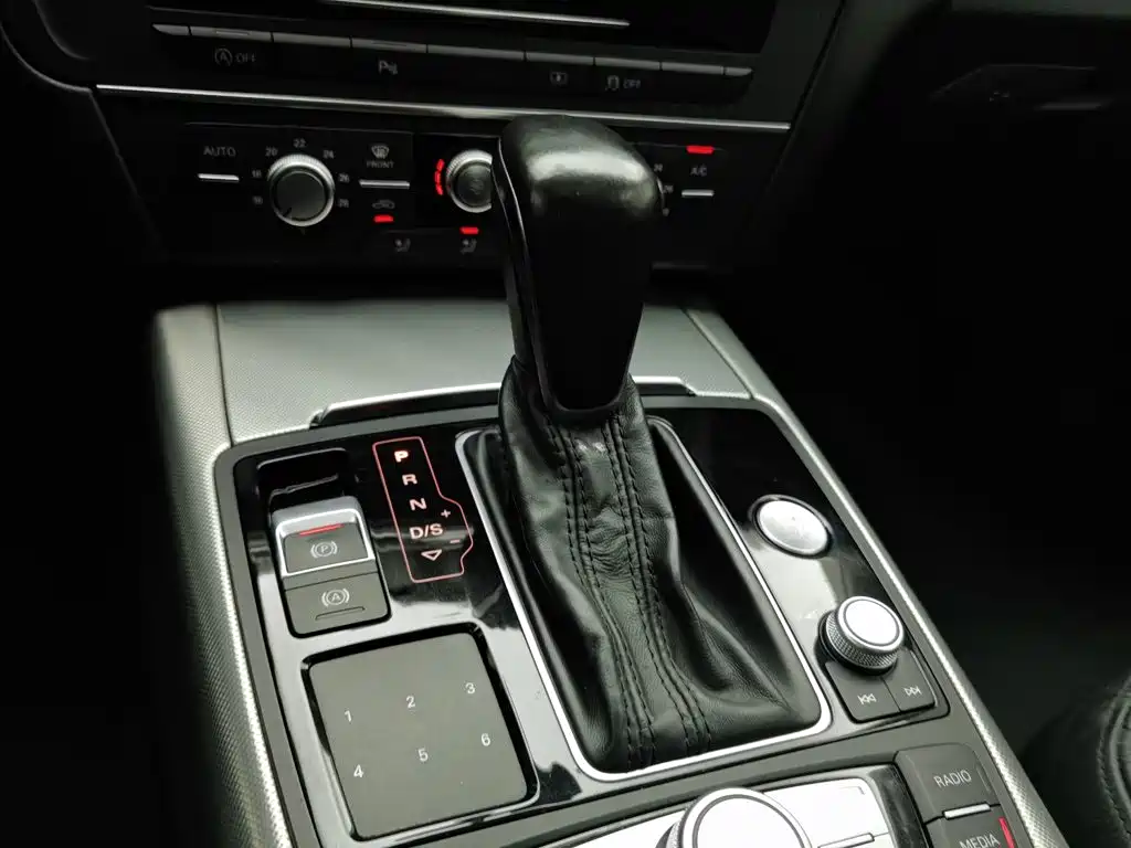 Audi A6L — миниатюра 13
