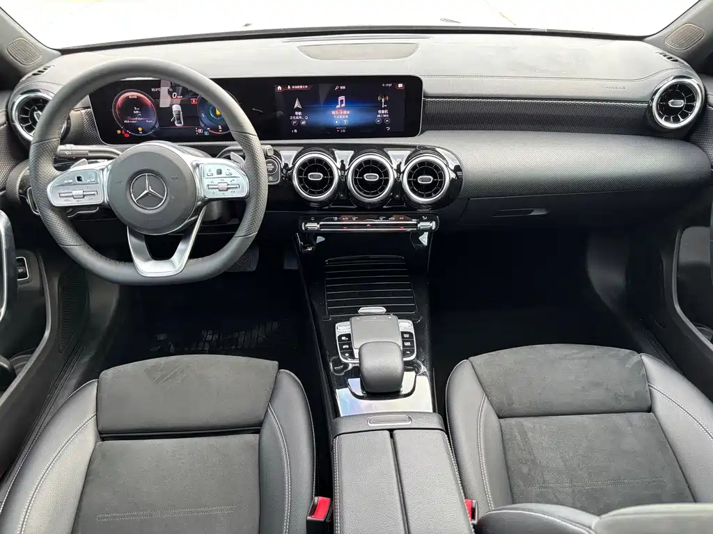 Mercedes-Benz A-Class — миниатюра 11