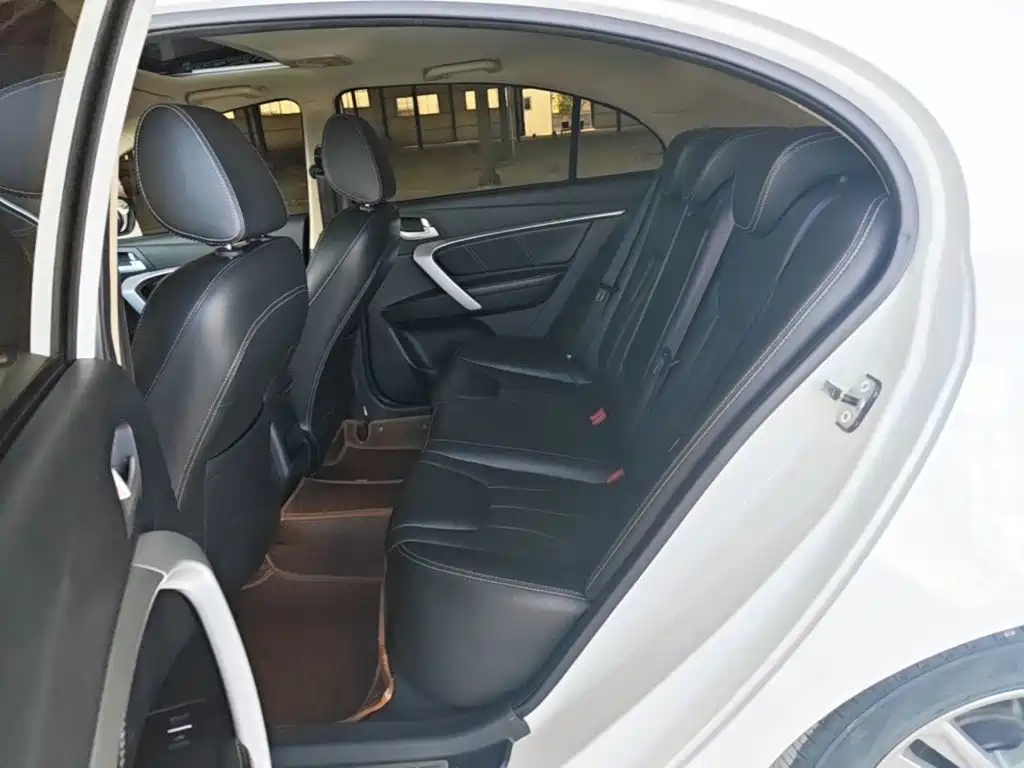 Geely Emgrand — миниатюра 17