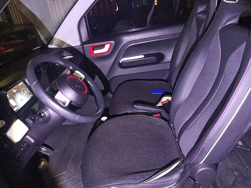 Wuling MINIEV — миниатюра 11