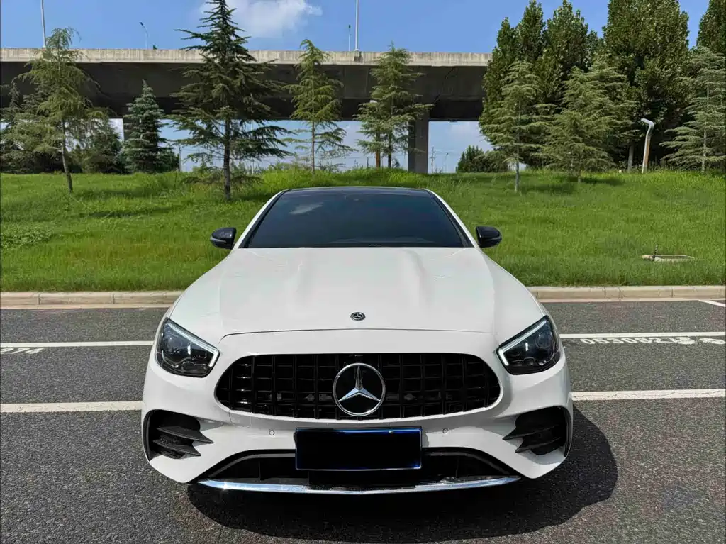 Mercedes-Benz E-Class — миниатюра 2