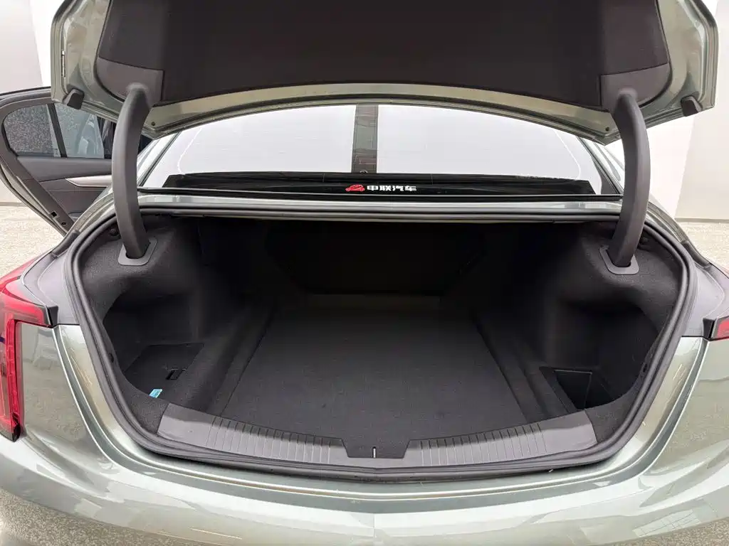 Cadillac CT5 — миниатюра 6