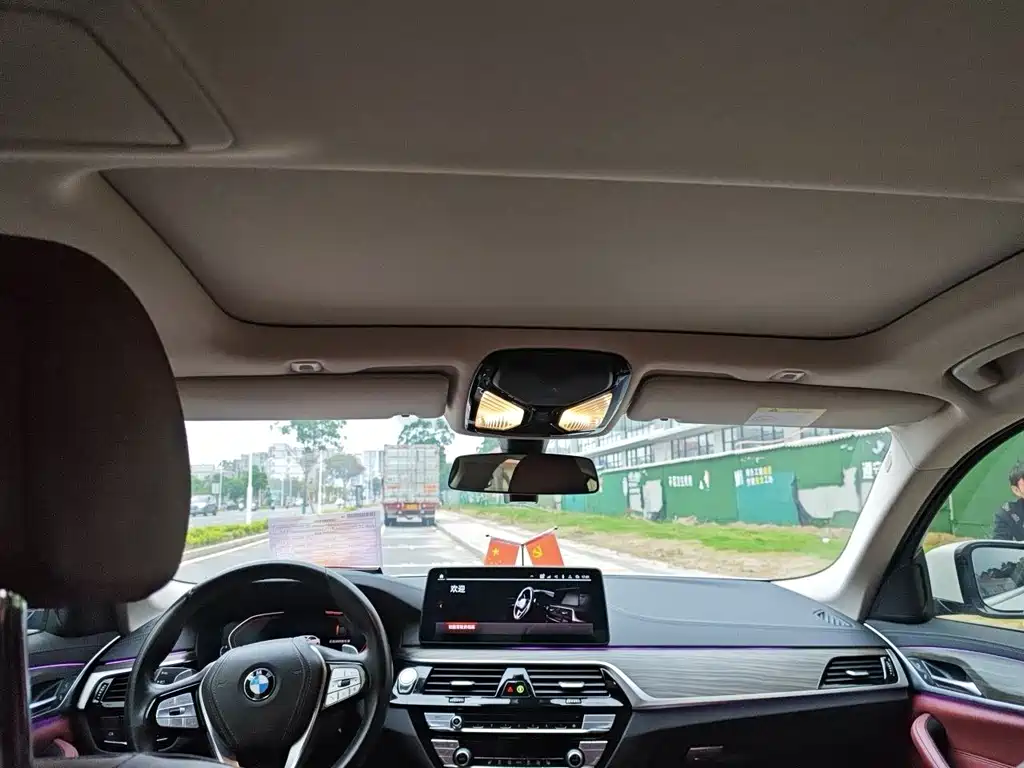BMW 5 Series — миниатюра 4