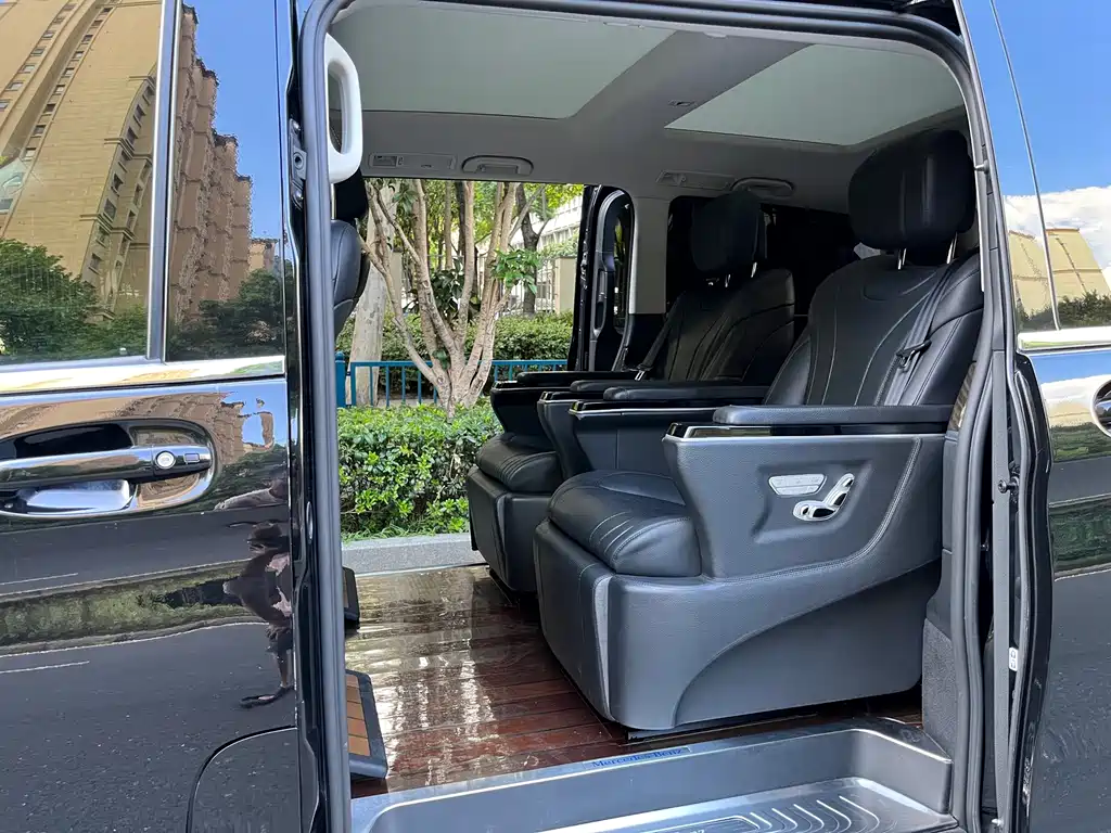 Mercedes-Benz V-Class — миниатюра 10