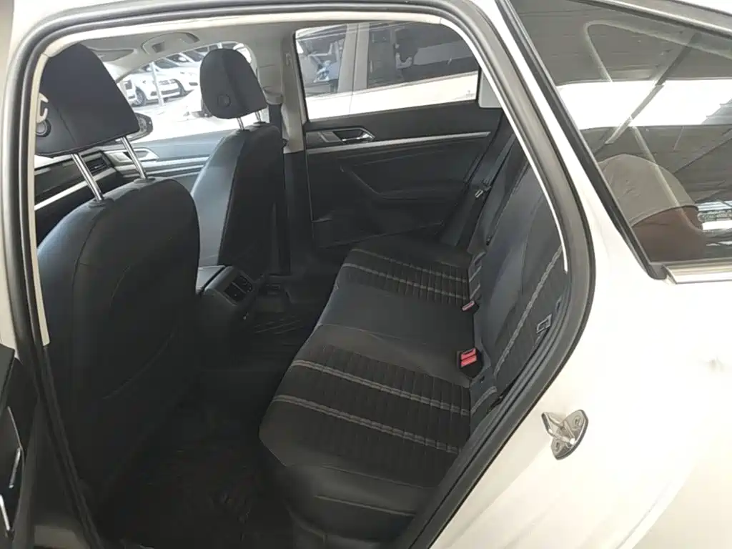 Volkswagen Lavida — миниатюра 17