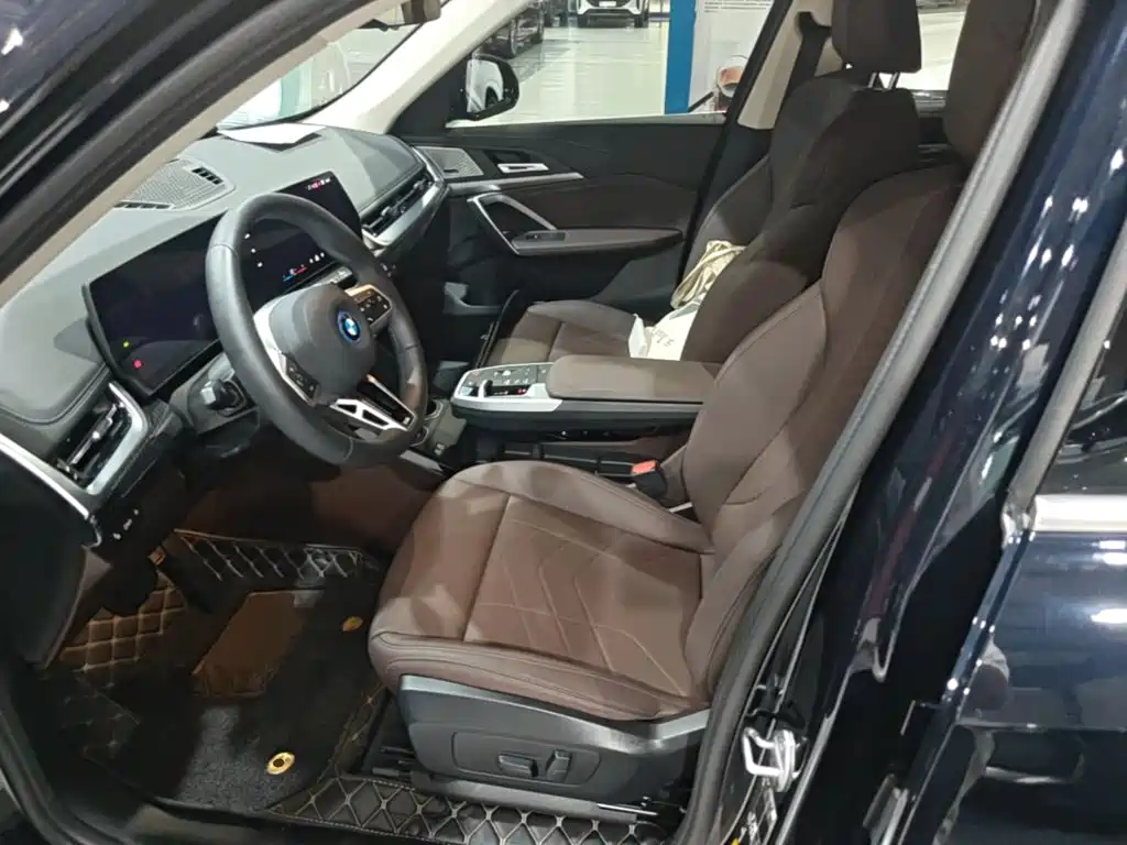 BMW iX1 — миниатюра 20