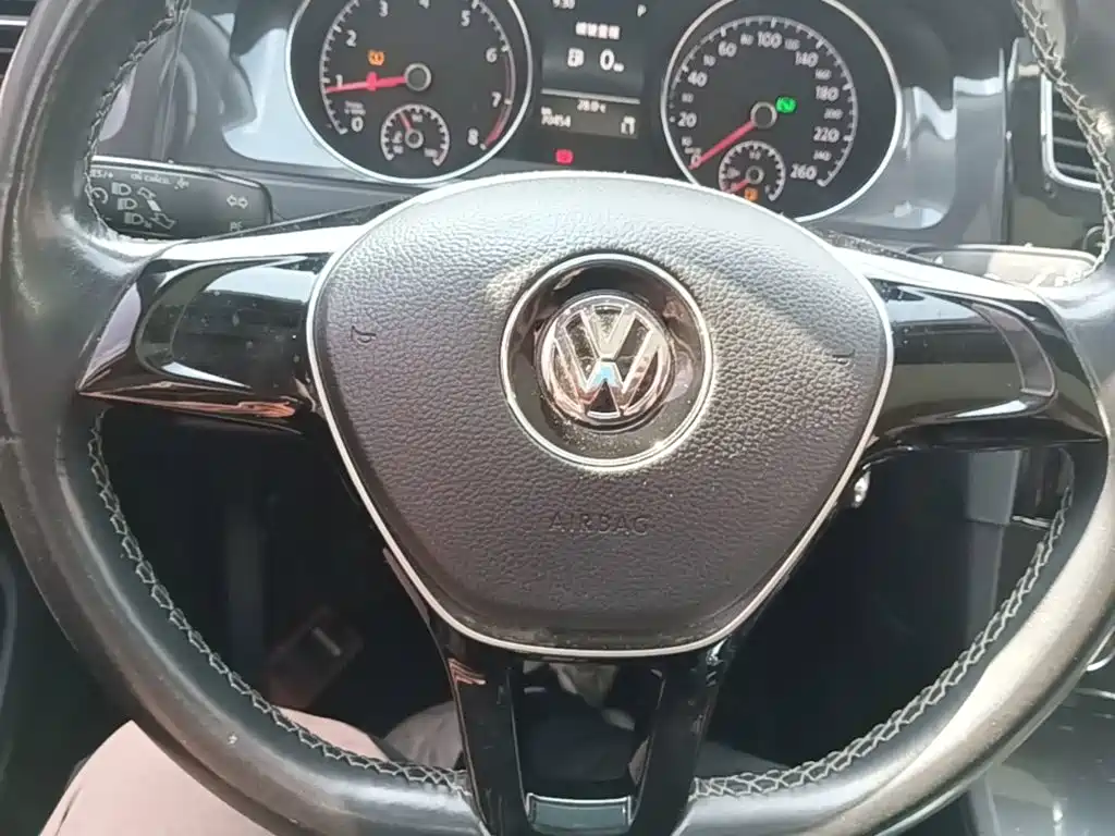 Volkswagen Golf — миниатюра 11