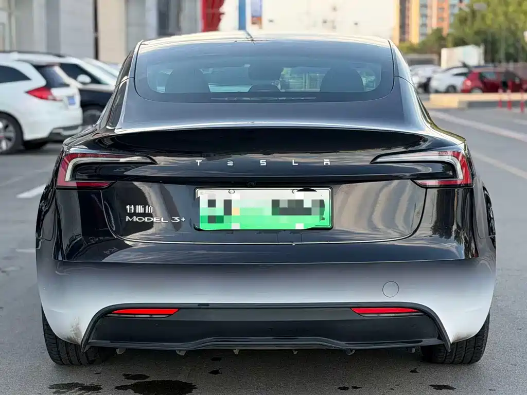 Tesla Model 3 — миниатюра 3