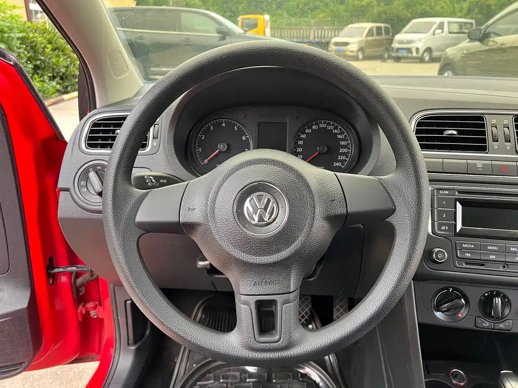 Volkswagen Polo — миниатюра 7