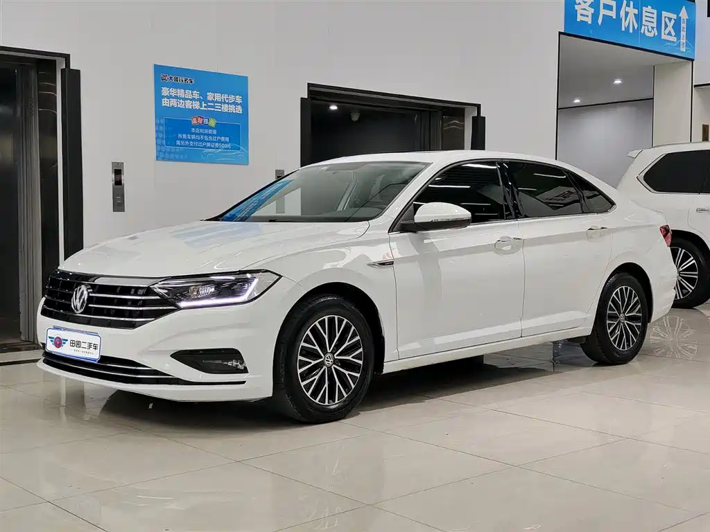 Volkswagen Sagitar 2019