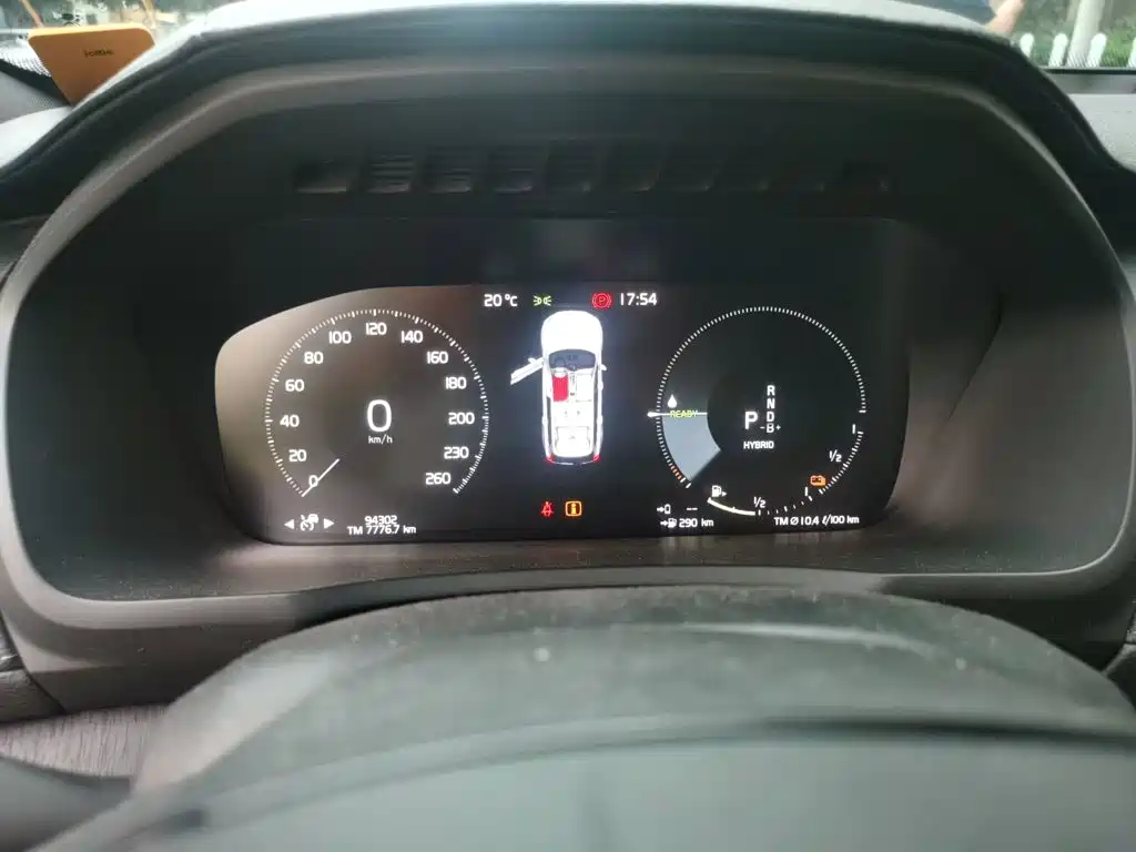 Volvo XC90 PHEV — миниатюра 12