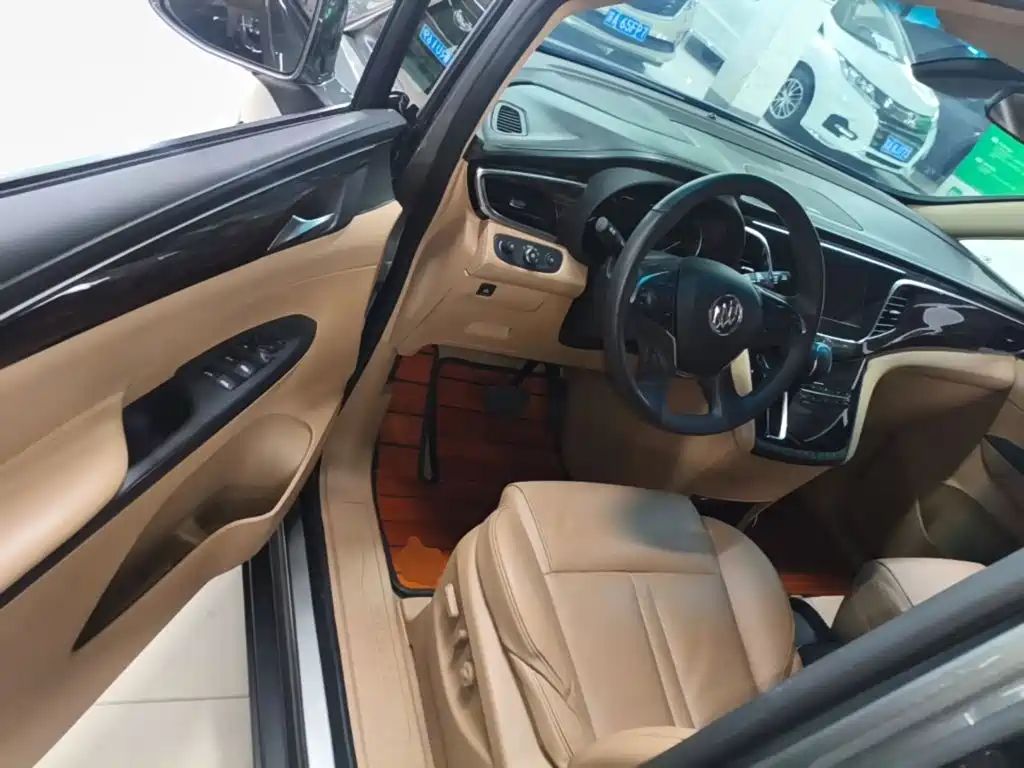 Buick GL8 — миниатюра 16