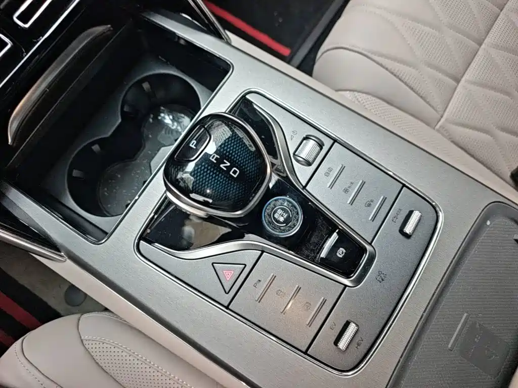 BYD Tang New Energy — миниатюра 14