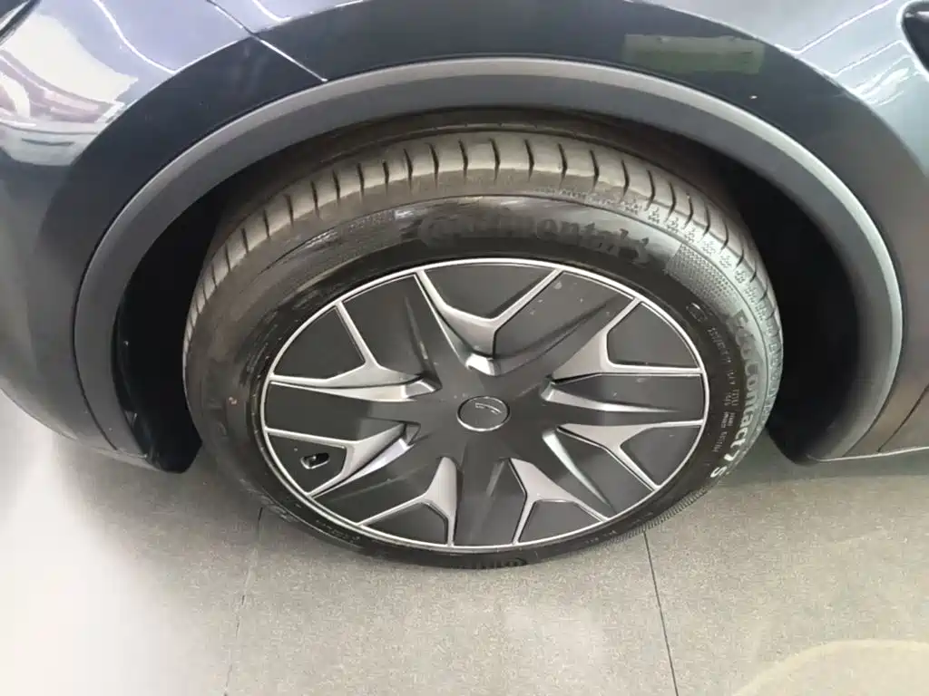 Tesla Model Y L — миниатюра 23