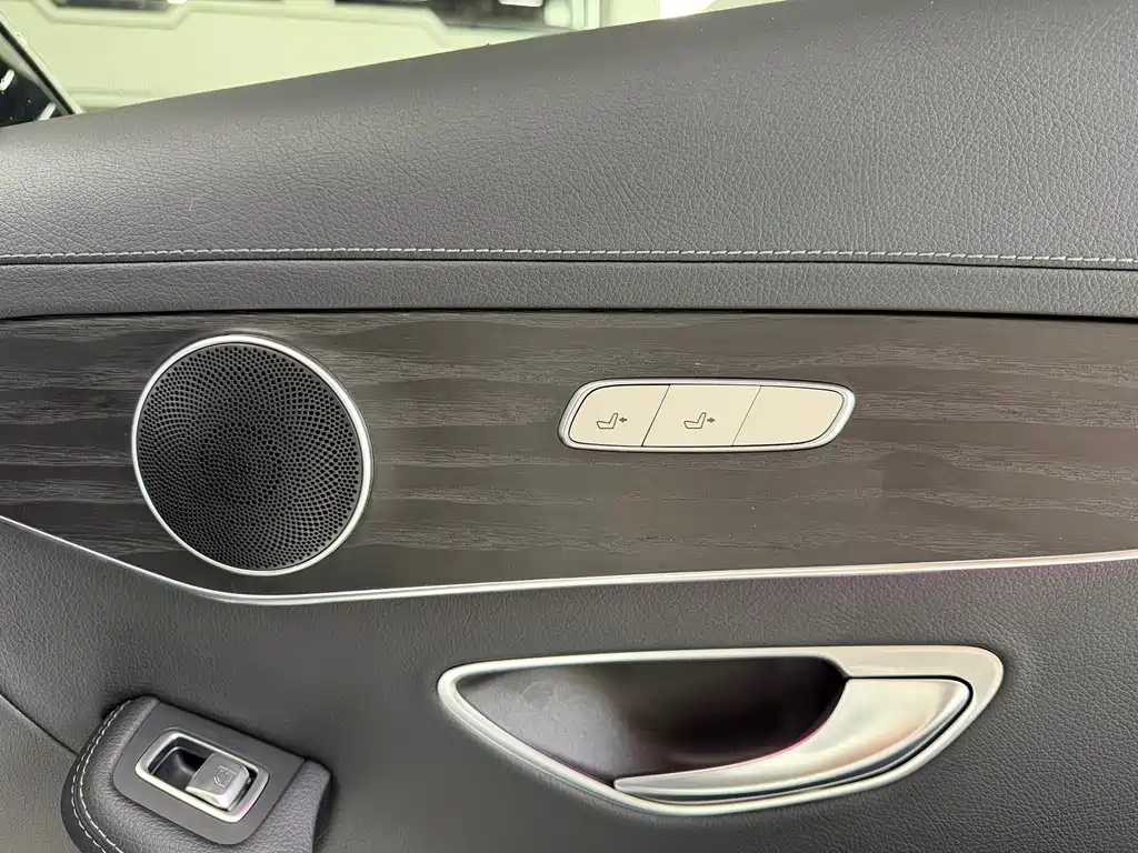 Mercedes-Benz C-Class — миниатюра 20