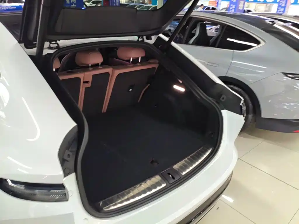 NIO EC6 — миниатюра 19