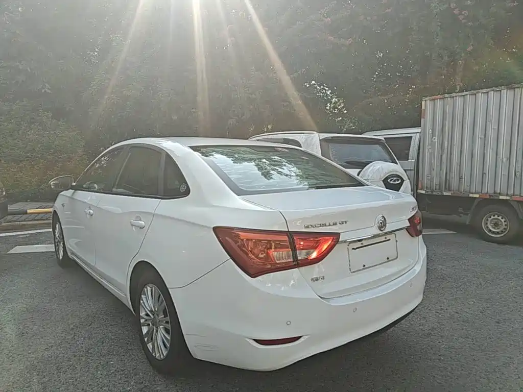 Buick Excelle — миниатюра 5