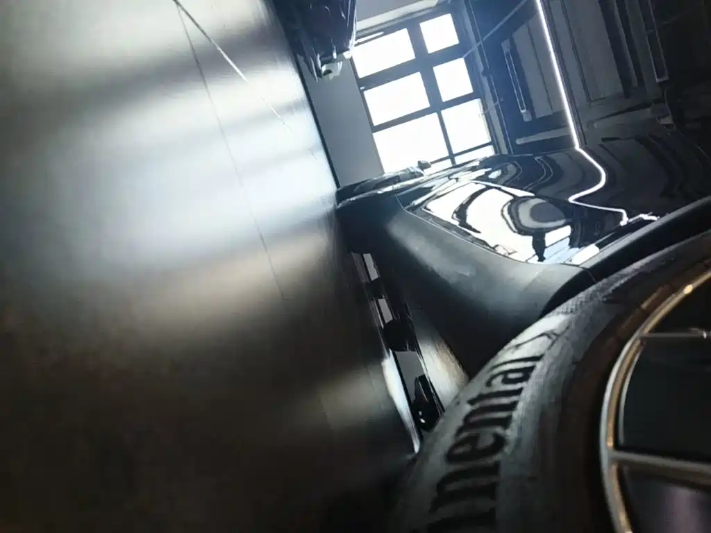 Tesla Model Y L — миниатюра 21
