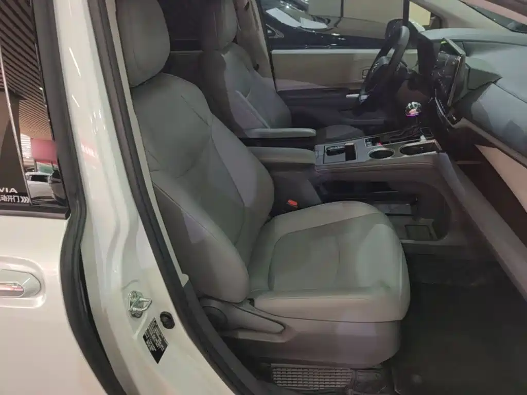 Toyota Granvia — миниатюра 25