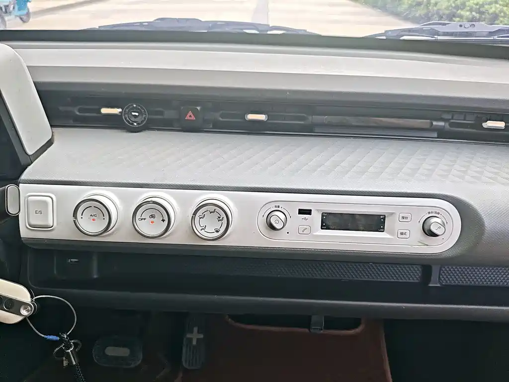 Wuling MINIEV — миниатюра 14