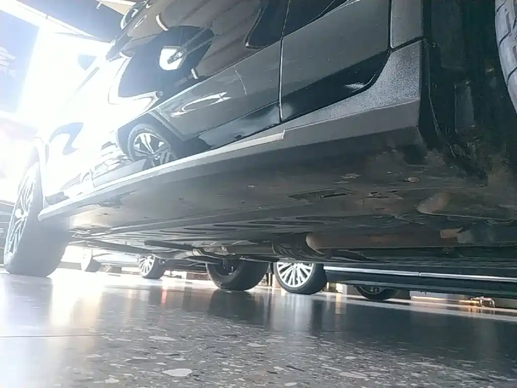 Mercedes-Benz GLC — миниатюра 21
