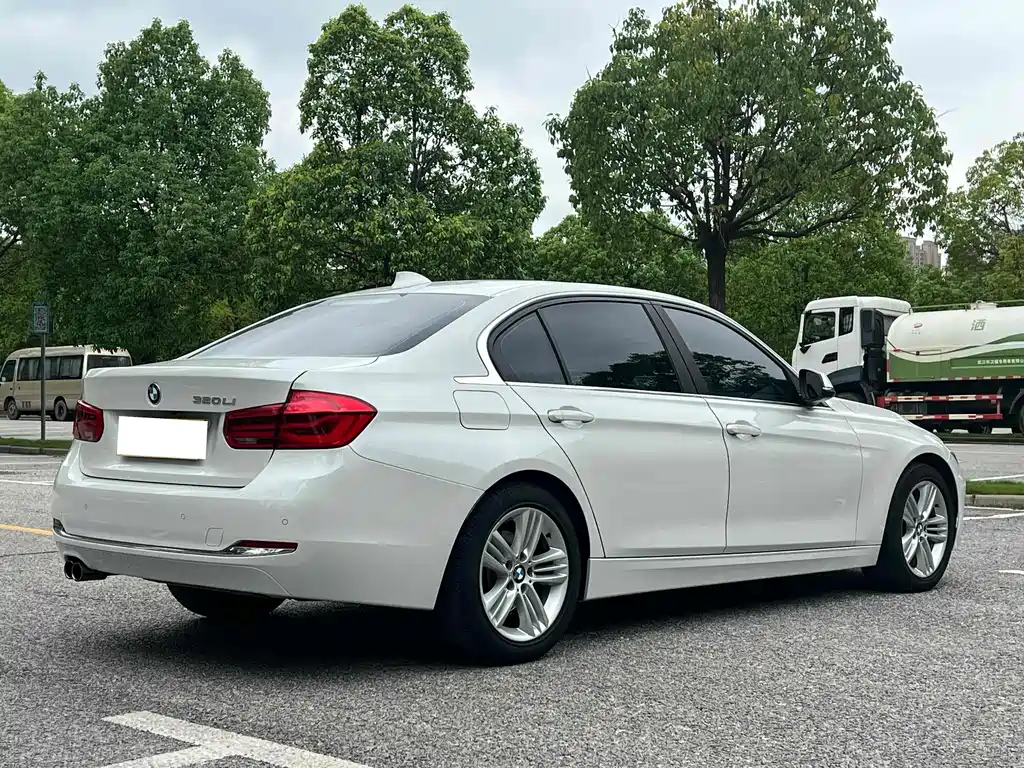 BMW 3 Series — миниатюра 7