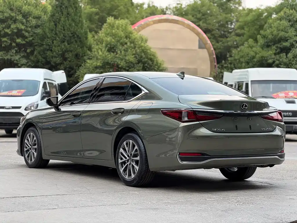 Lexus ES — миниатюра 6