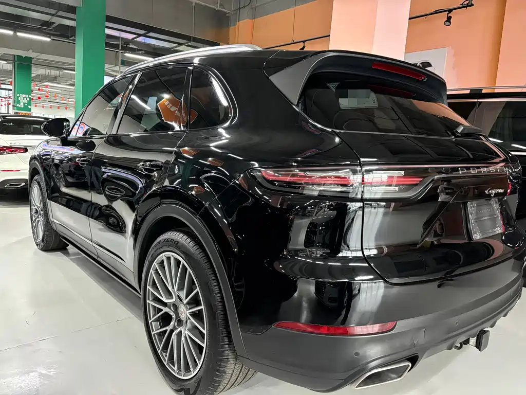 Porsche Cayenne — миниатюра 16
