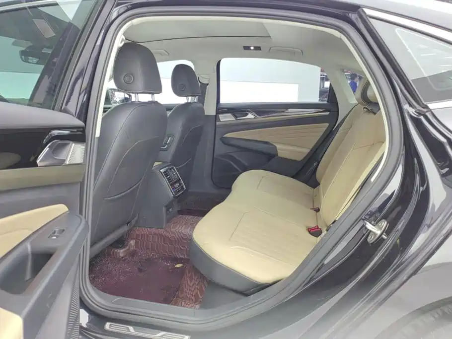 Volkswagen Passat — миниатюра 11