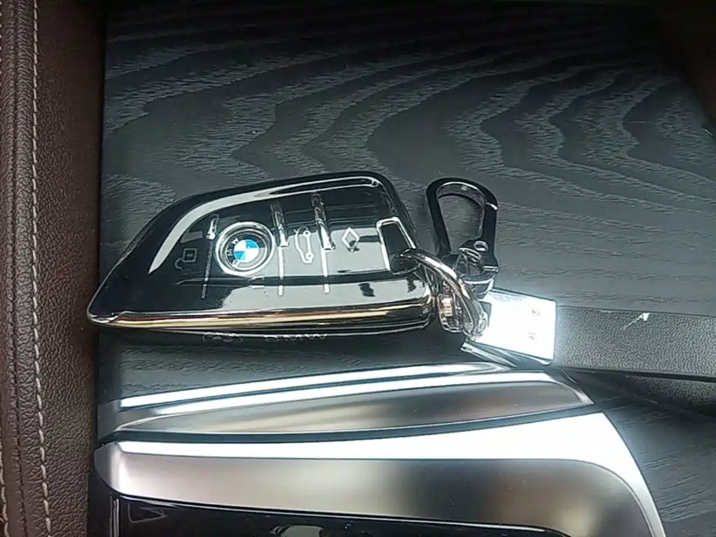 BMW 5 Series New Energy — миниатюра 9