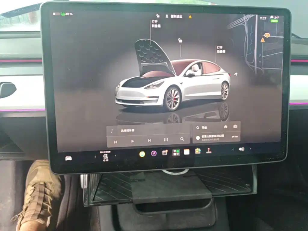 Tesla Model 3 — миниатюра 13