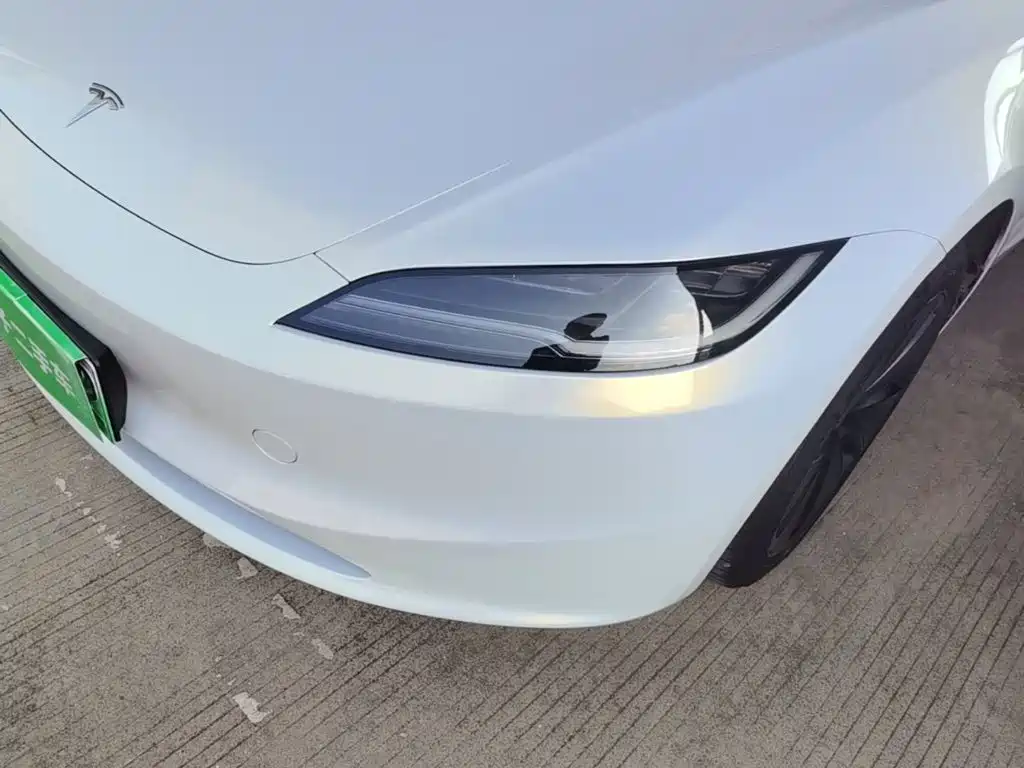 Tesla Model 3 — миниатюра 24