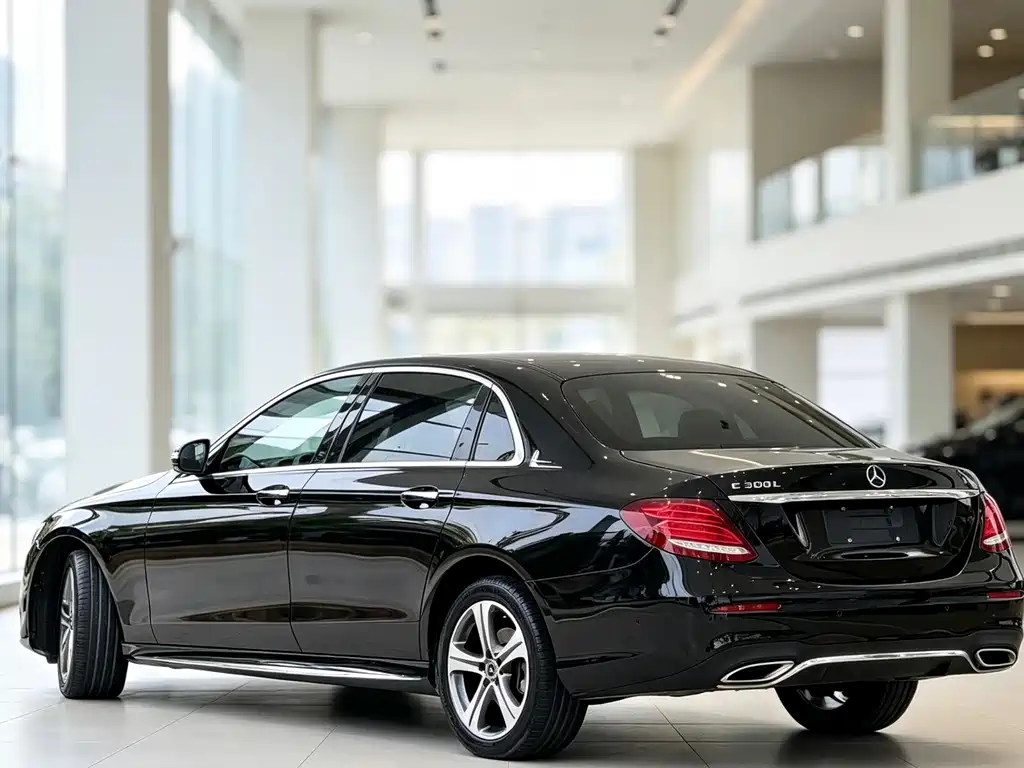 Mercedes-Benz E-Class — миниатюра 4