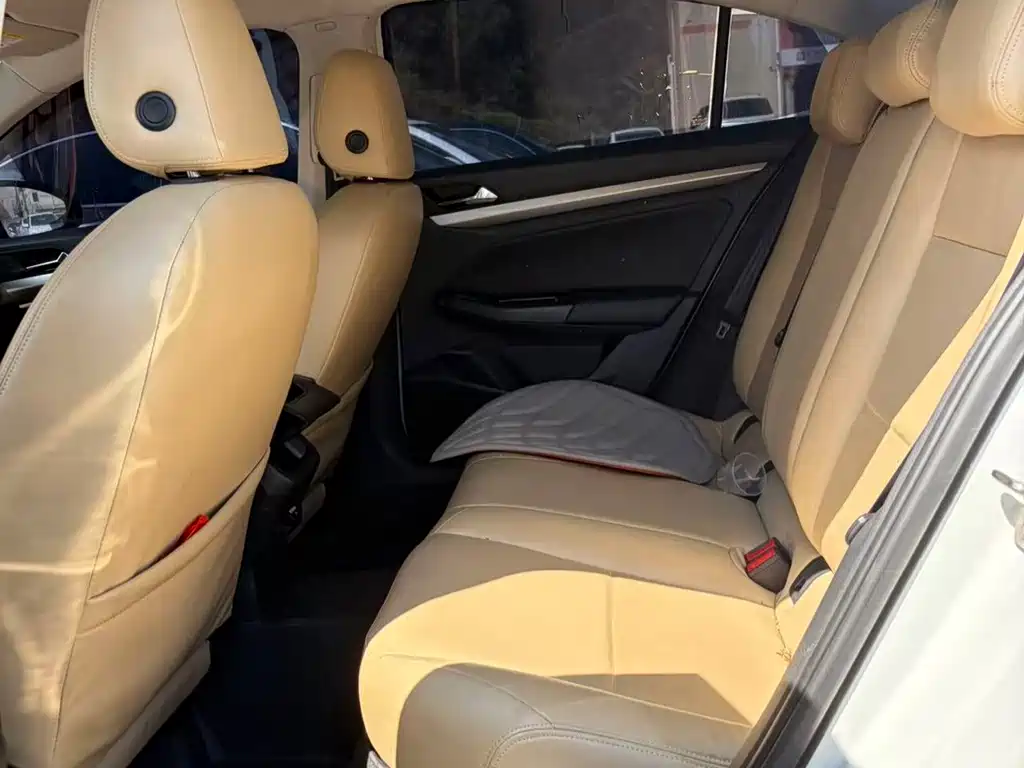 Volkswagen Bora — миниатюра 4