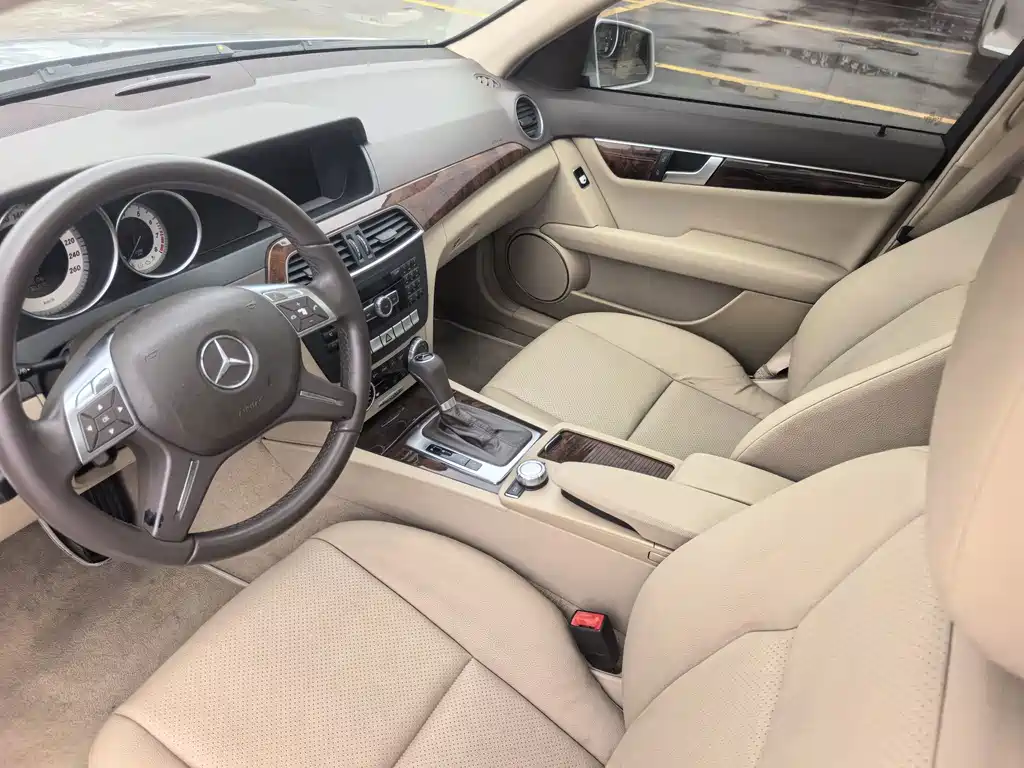 Mercedes-Benz C-Class — миниатюра 12