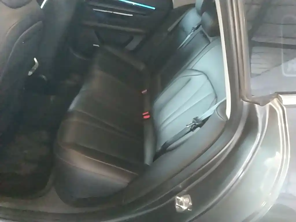 XPeng P7 — миниатюра 17