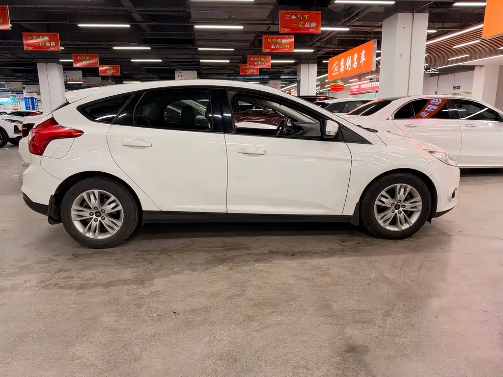 Ford Focus — миниатюра 11