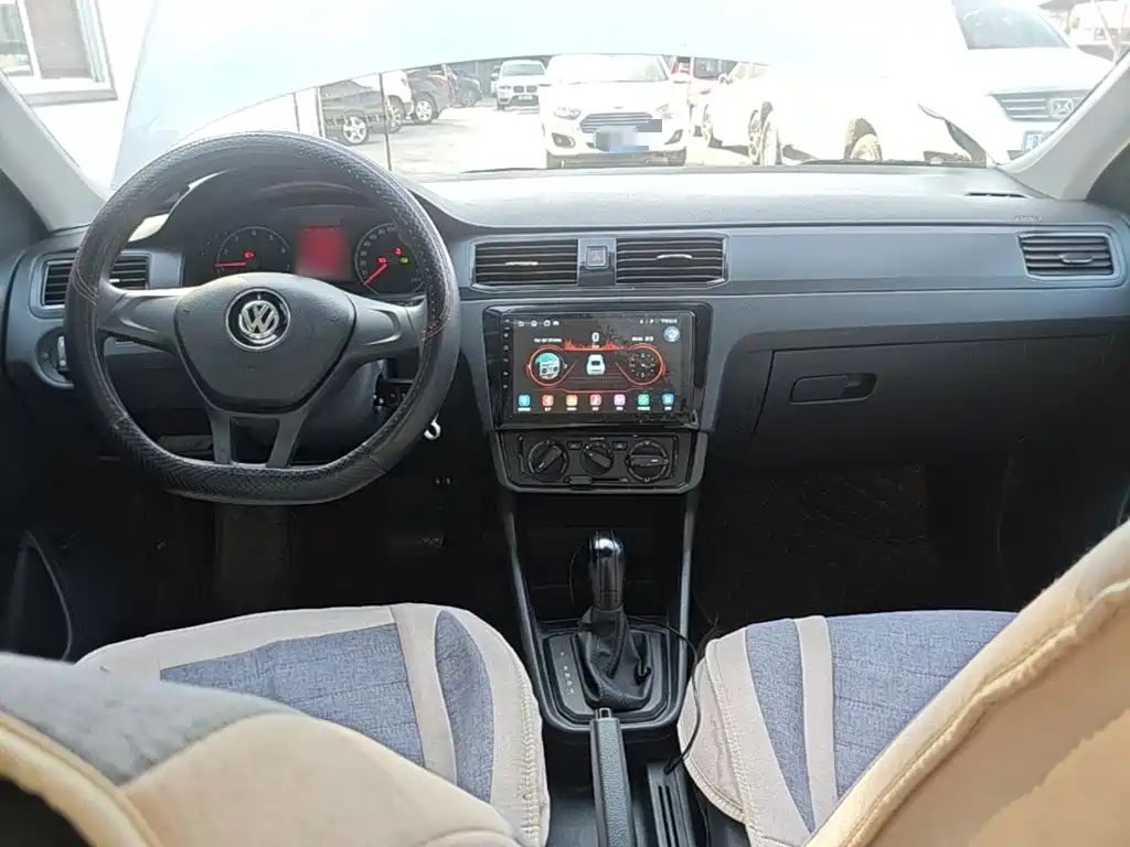 Volkswagen Santana — миниатюра 10