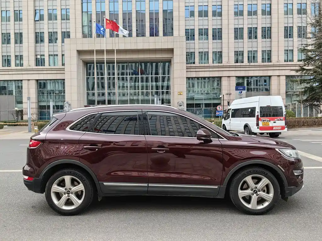 Lincoln MKC 2.0T 2WD Premium Edition, фото 6