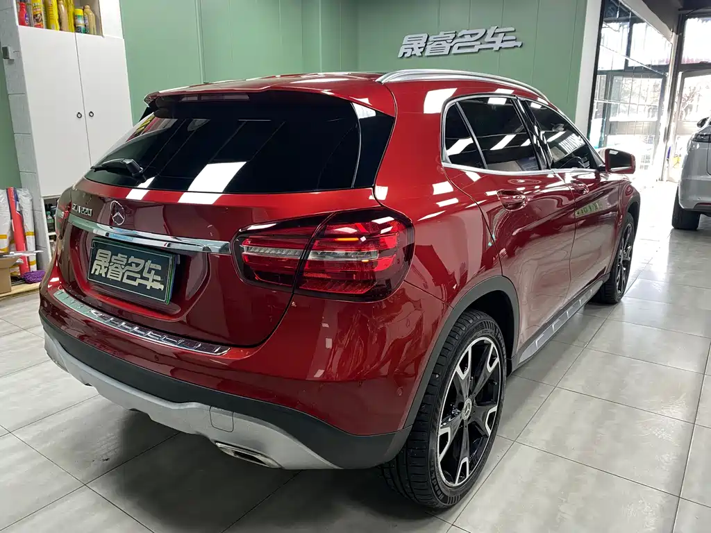 Mercedes-Benz GLA 2017 GLA 220 4MATIC Fashion