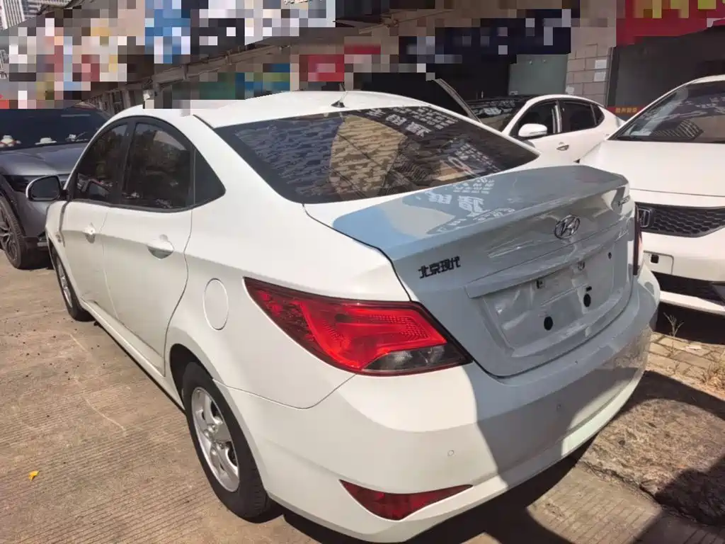 Hyundai Verna — миниатюра 5